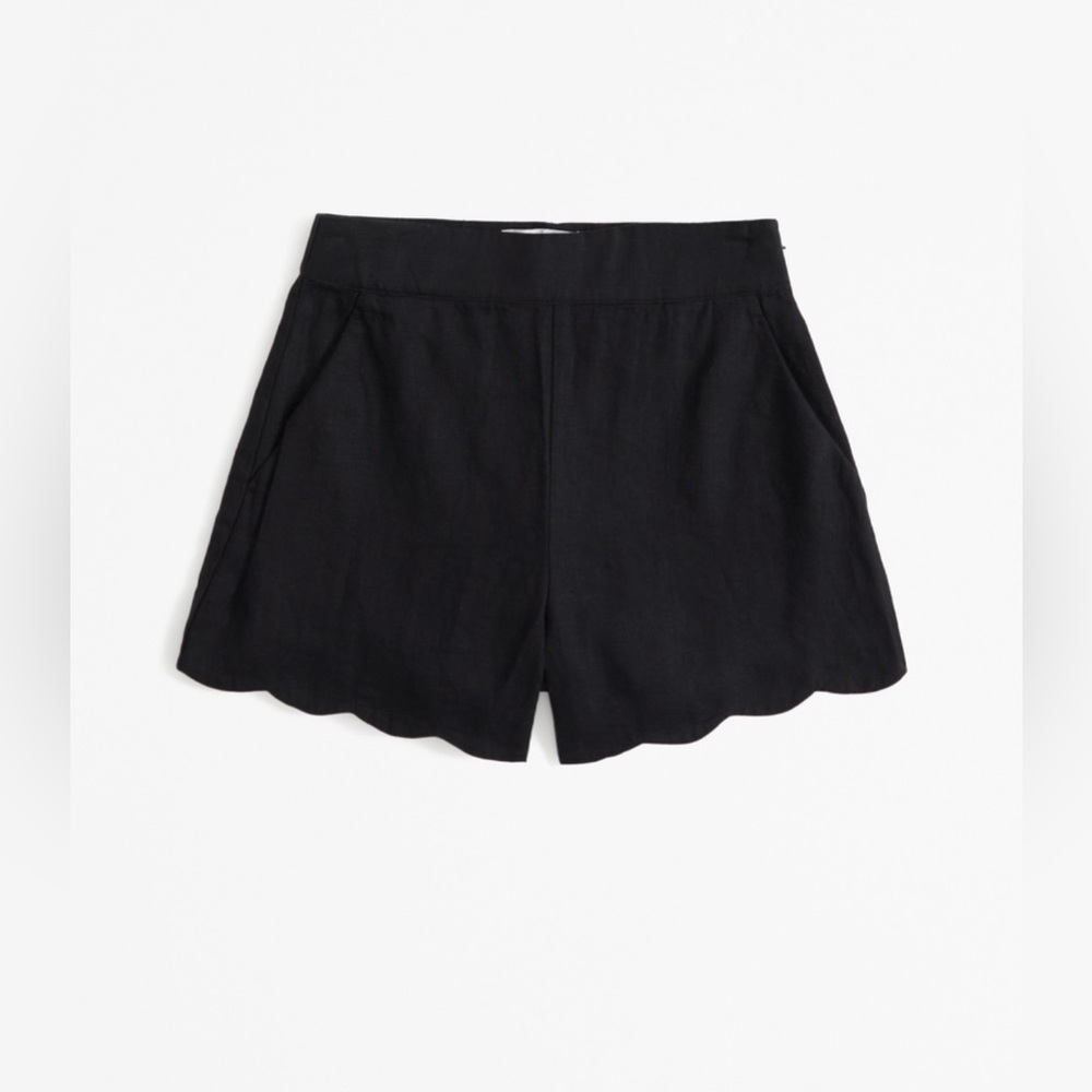 Abercrombie & Fitch Premium Linen Scallop-Hem
Tailored Short Size 32